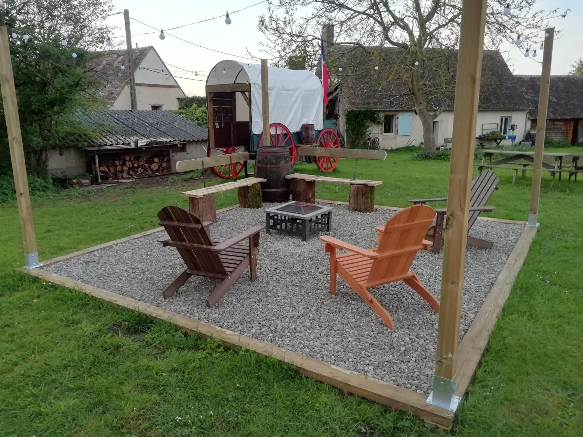 La Valise A Cheval Bed and Breakfast Mezieres-sur-Ponthouin Eksteriør billede